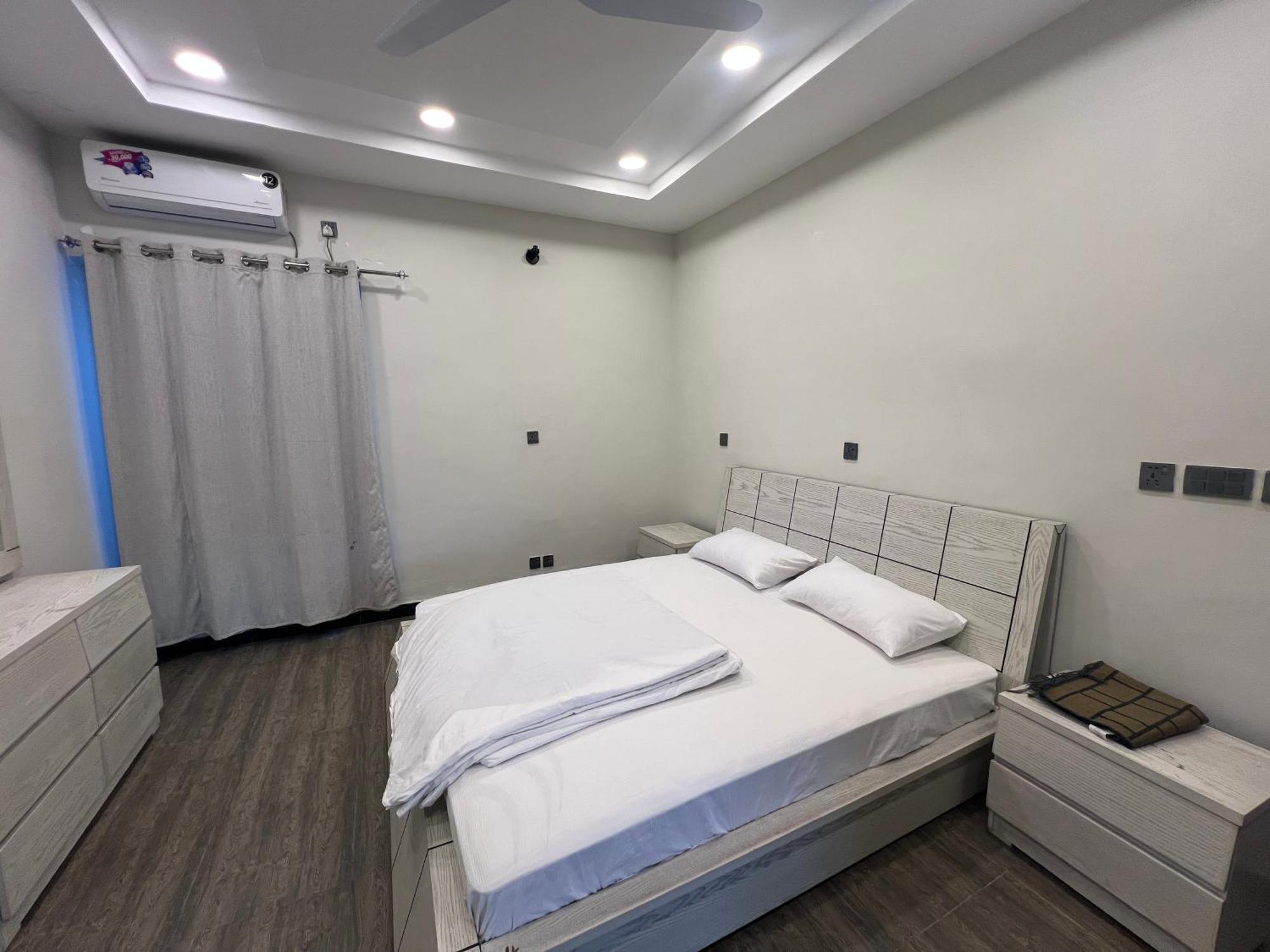 Deluxe King Room In Silverscape Residence Rawalpindi Buitenkant foto